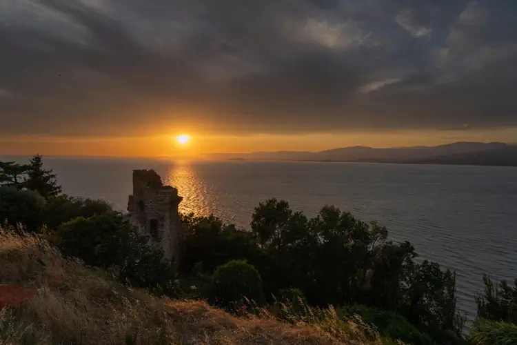foto di un tramonto sul Lago Trasimeno